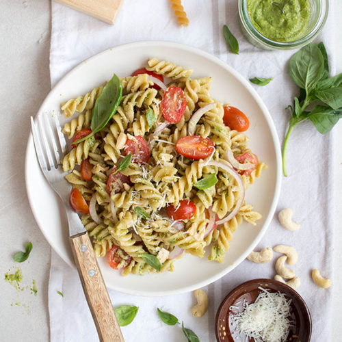 ENSALADA DE PASTA AL PESTO CON CHERRYS Nutriban